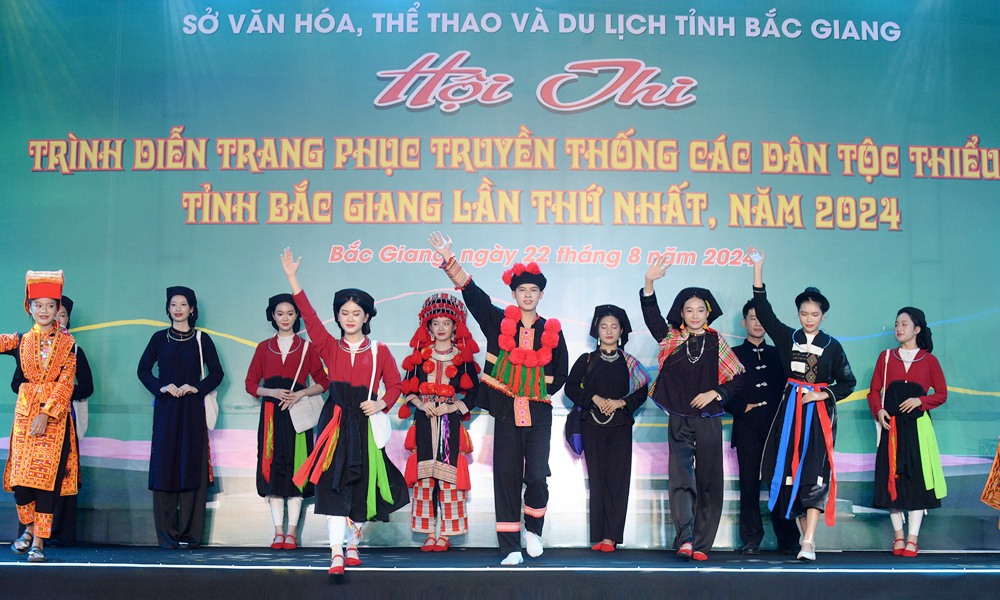 Sắc màu các dân tộc thiểu số 
